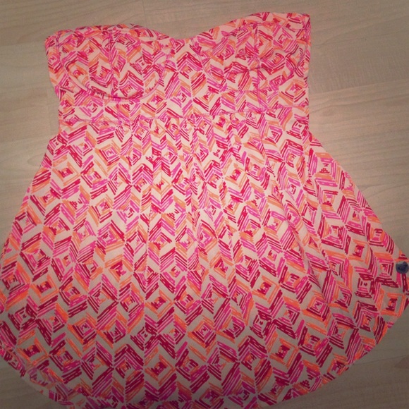 NWOT! Strapless pink print top:)