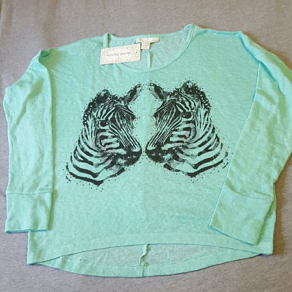 Tops - Brand new cute top size medium