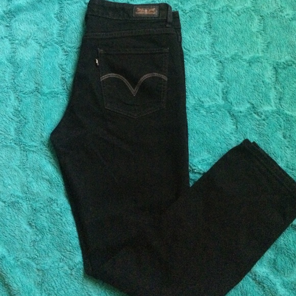LEVI mid rise skinny jeans in black
