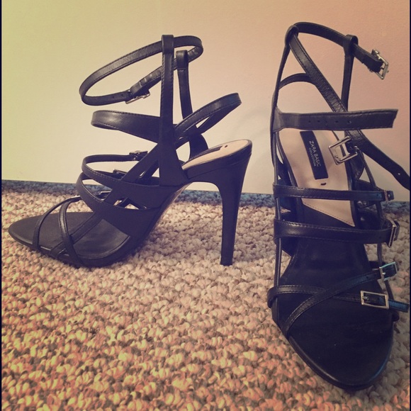 Zara - Black straps sandal - Picture 1 of 2