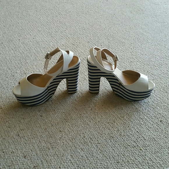 Madden Girl blue/white stripe platforms - Picture 3 of 4