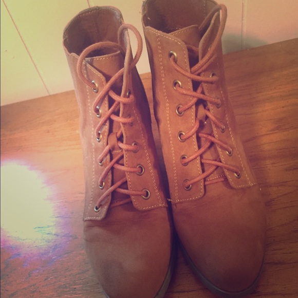 Steve Madden booties!