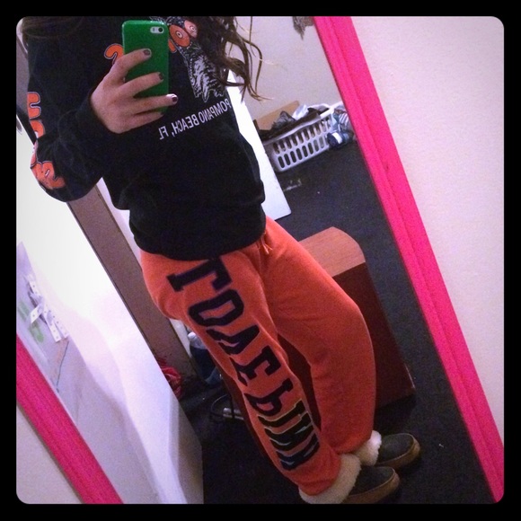 pink sweatpants