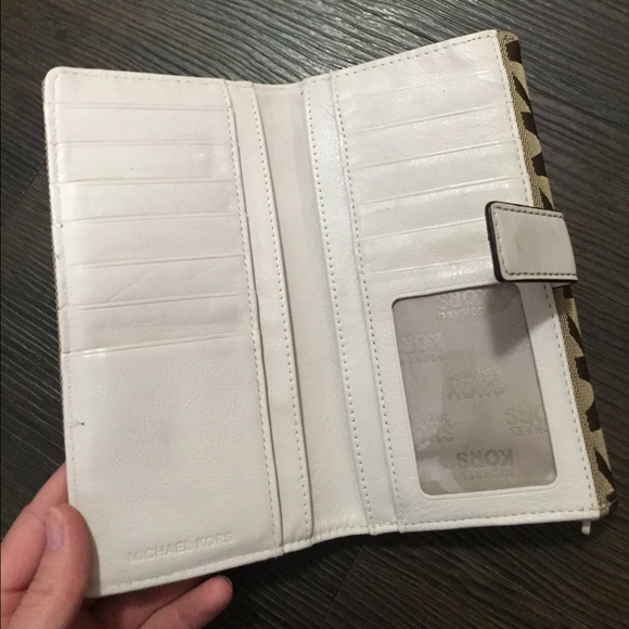 MK wallet - Picture 4 of 4