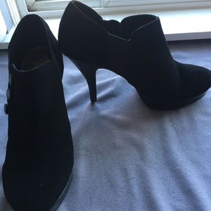 Kenneth Cole heel boots