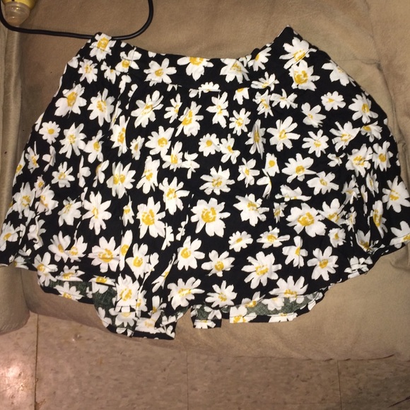 daisy skort