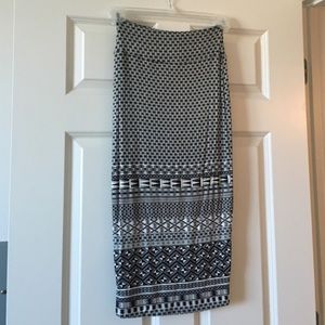 Nordstrom Leith black and white midi skirt size xs