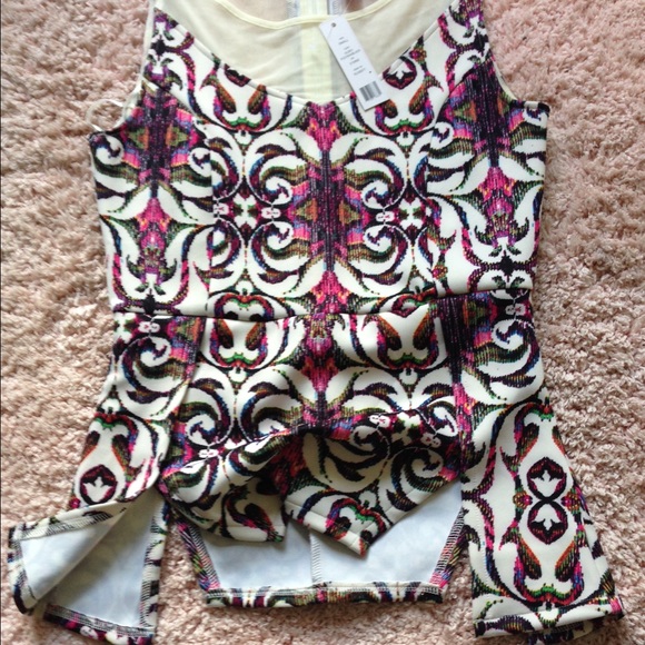 🌷Romeo & Juliet Athletic/Casual Wear Top🌷