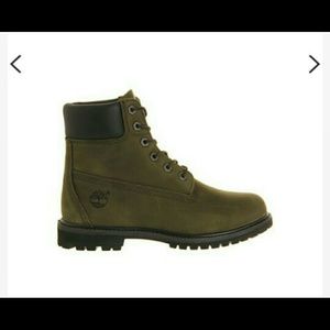 Im looking for this timberland boots in size 7 wom