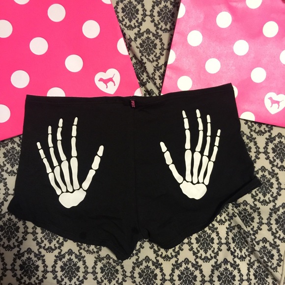 VS PINK Halloween panty!