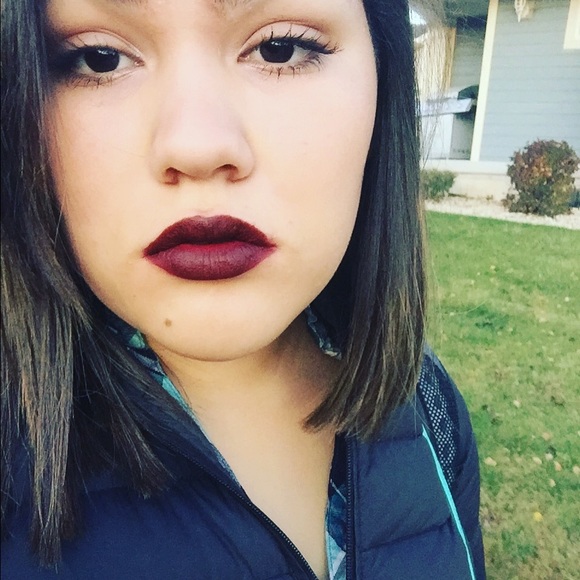 Meet your Posher, Alyssa - Picture 1 of 1