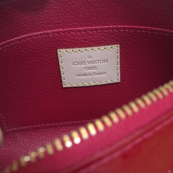 Authentic Louis Vuitton Vernis Cosmetic Pouch - Picture 3 of 4