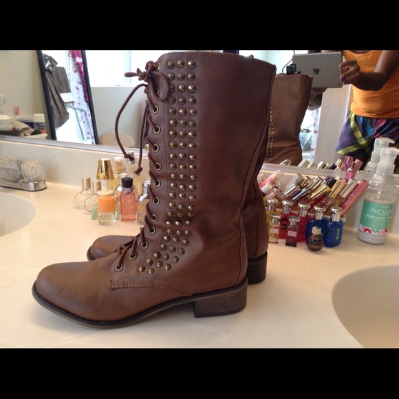 Pre-own Brown Boots