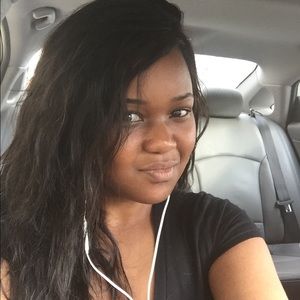 Meet your Posher, Brittni