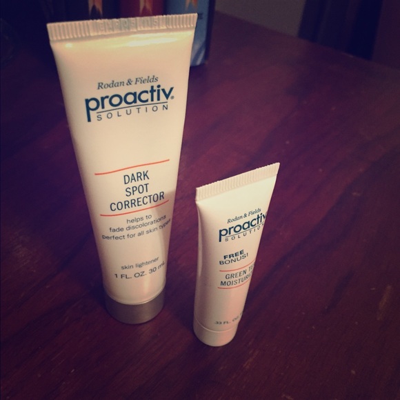 Proactiv: green tea & dark spot corrector.
