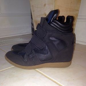 Black wedge sneakers