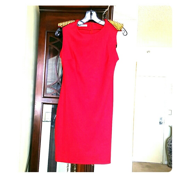 Lady Gaga spiked shoulder red dress - Picture 1 of 3