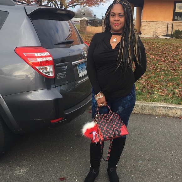 Meet your Posher, Michelle - Picture 3 of 4