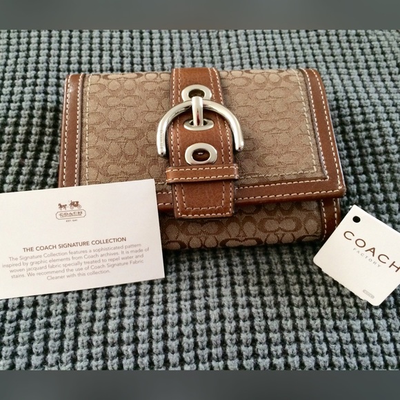 Coach Soho Mini C Signature Compact Wallet - Picture 2 of 4