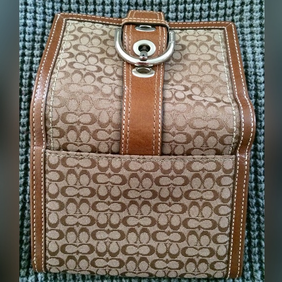 Coach Soho Mini C Signature Compact Wallet - Picture 4 of 4