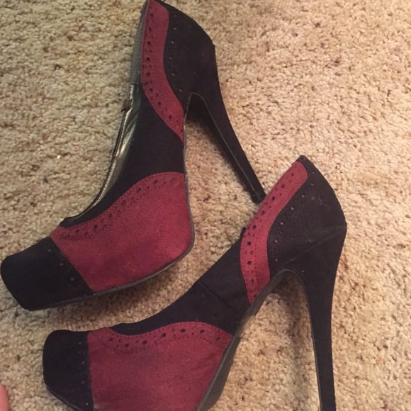Pumps - Picture 3 of 4