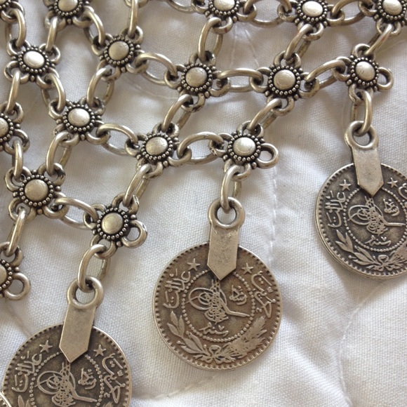 Daisy Chain Turkish Collar - Picture 4 of 4