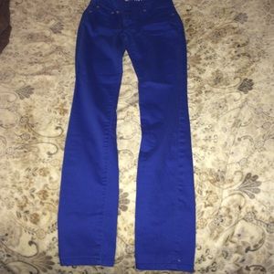 NWOT Bright blue stretchy denim-ish skinny jeans!