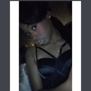 Meet your Posher, Desiree'