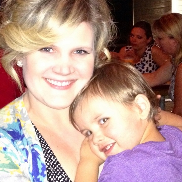 Meet your Posher, Stephanie - Picture 4 of 4