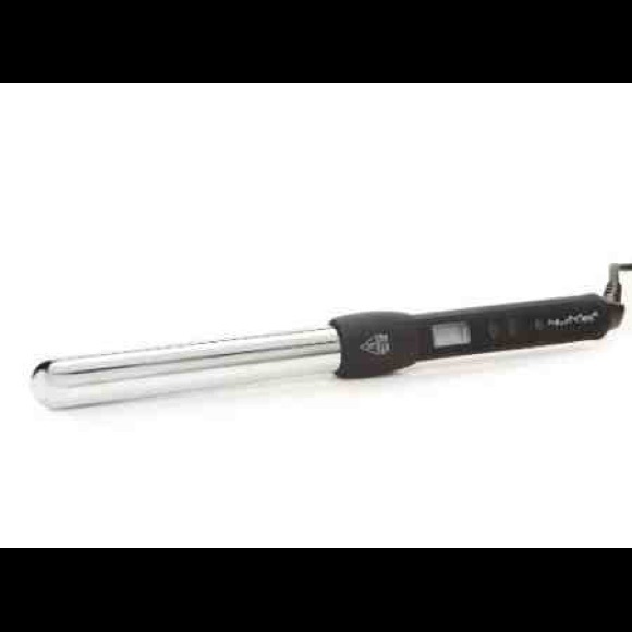 Brand new Nume brand 32mm Curling Wand.