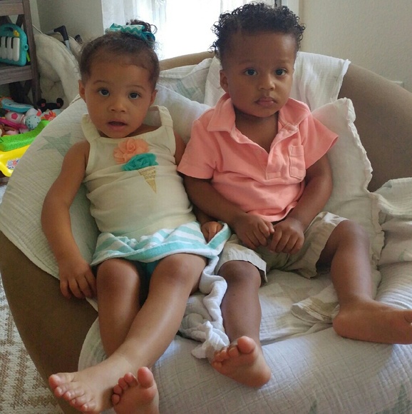 Twin mommy - Picture 3 of 8