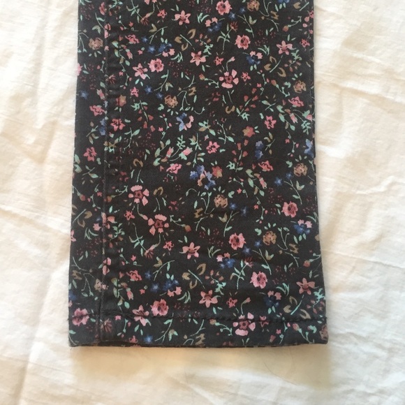 ||• f l o r a l •• s k i n n y •• j e a n s •|| - Picture 4 of 4