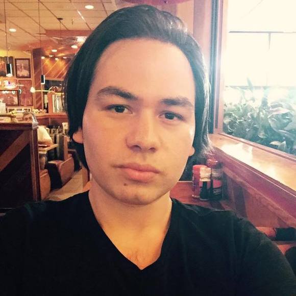 Meet your Posher, Luis - Picture 1 of 1