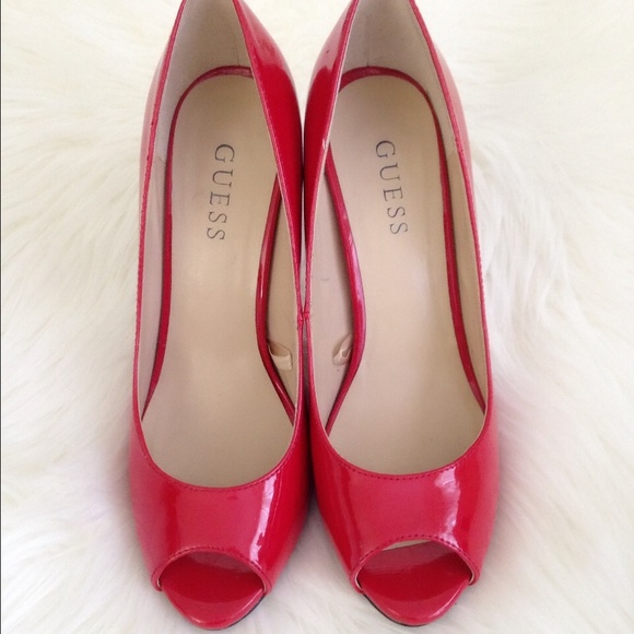 🎀Guess Red Pumps🎀