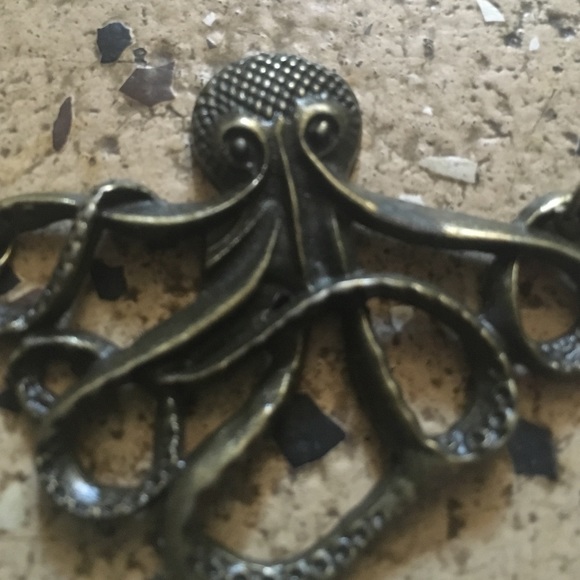 ⭕️⭕️SOLD⭕️⭕️Statement octopus necklace🐙 - Picture 3 of 4