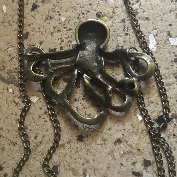 ⭕️⭕️SOLD⭕️⭕️Statement octopus necklace🐙 - Picture 4 of 4