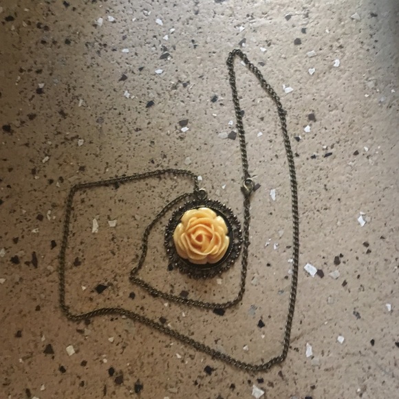 Jewelry - 🚨🚨SOLD🚨🚨