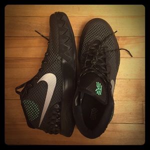 Men's Kyrie 1 Basketball Shoes