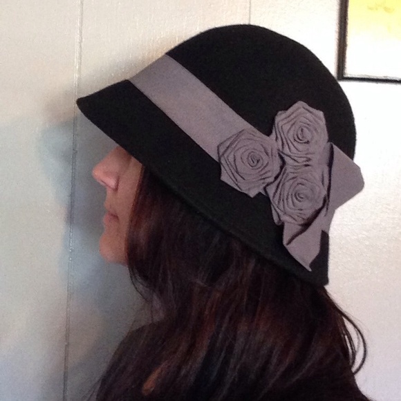 Accessories - Black & Gray Cloche Hat