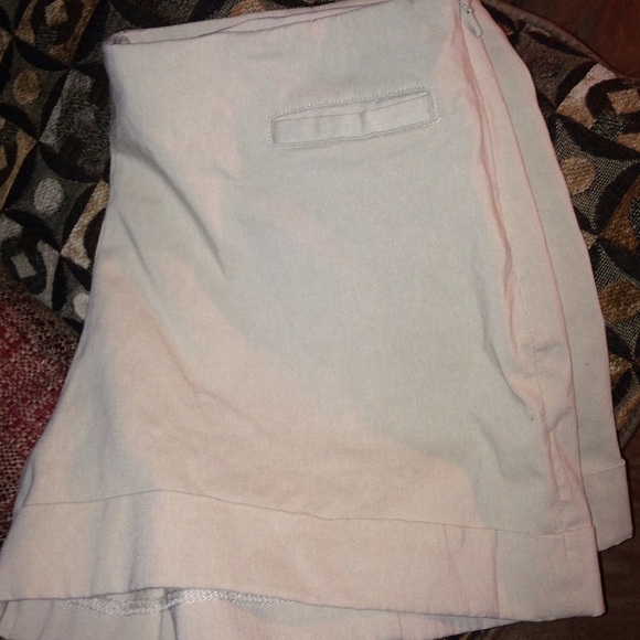 Express stretch shorts side zipper size 9/10