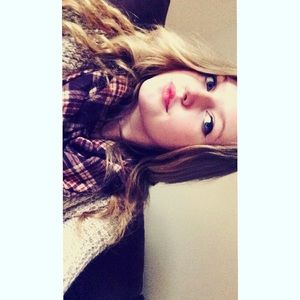 Meet your Posher, Michaela