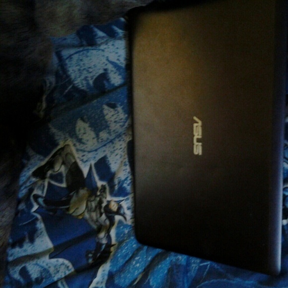 Touch screen laptop - Picture 1 of 1