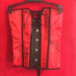 Red bustier w/matching thong
