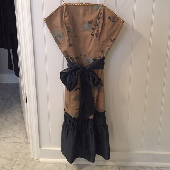 🎉 $25 CLOSET CLEARANCE🎉 Strapless Dress