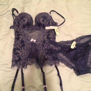 VS Lingerie Set