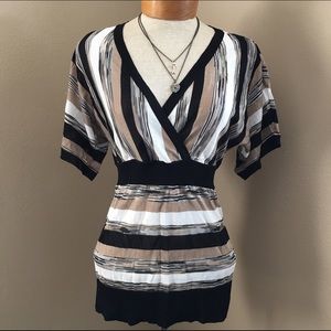 White House|Black Market V-neck Shirt, NWT