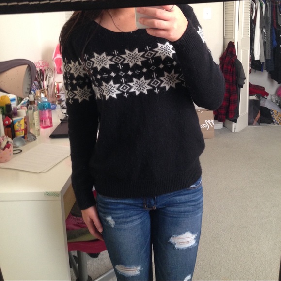 Black and white sweater