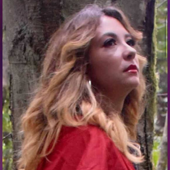 Meet your Posher, Paola