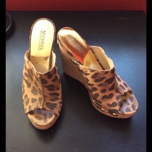 💢 Michael Kors wedge sandals 💢