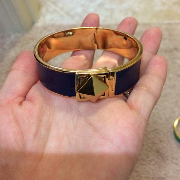 🌟SOLD🌟Kate Spade navy & gold bangle - Picture 3 of 3